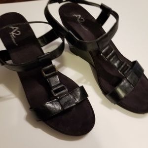 AEROSOLES Shoes - Aerosoles Black Wedge Shoes Size 11 AEROSOLES Shoes - Aerosoles Black Wedge Shoes Size 11